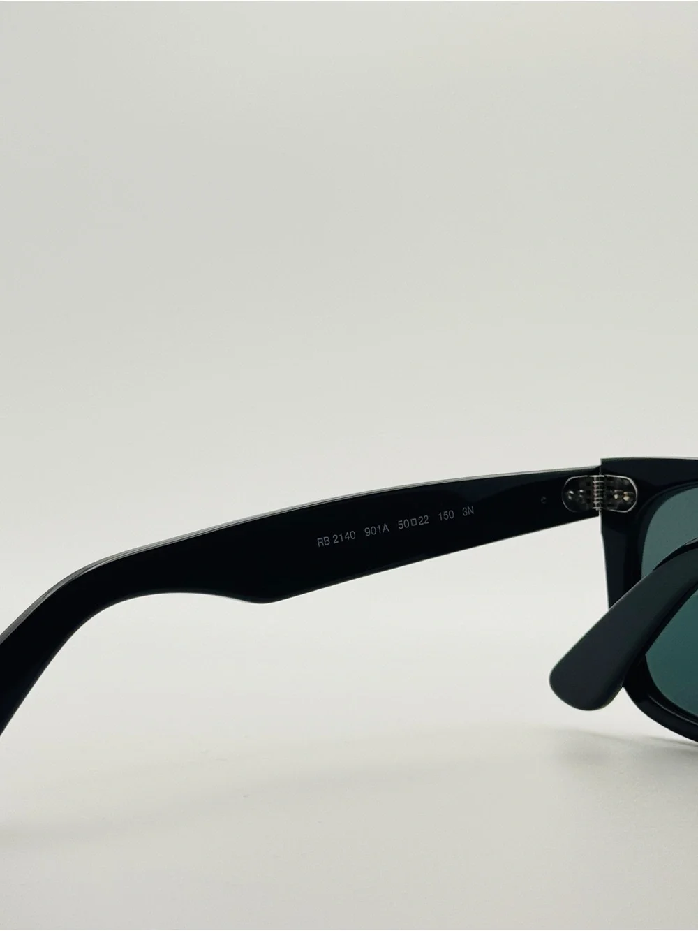 Ray-Ban RB2140 WAYFARER